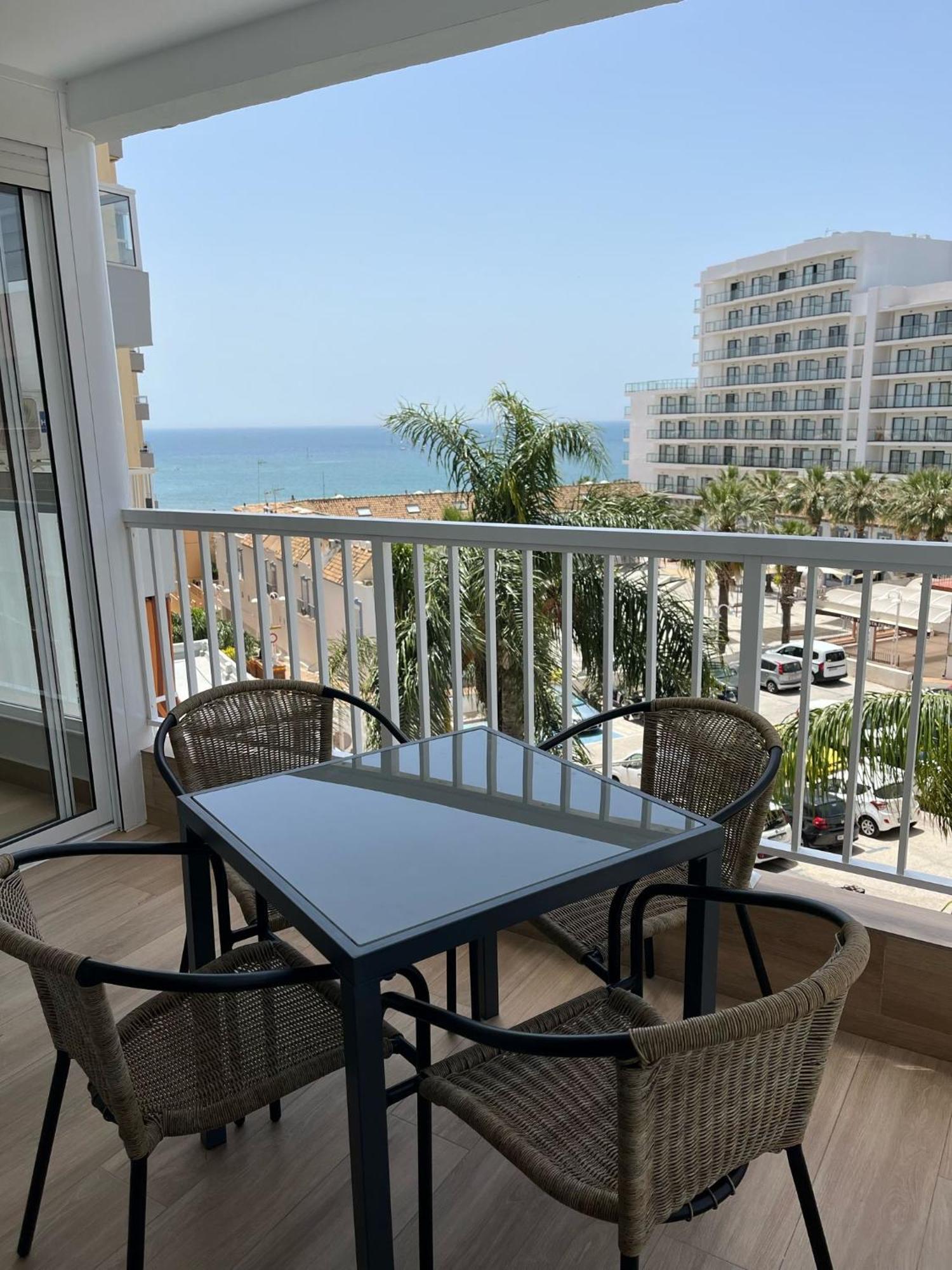 Diana Sea View Apartment เบนัลมาเดนา ภายนอก รูปภาพ